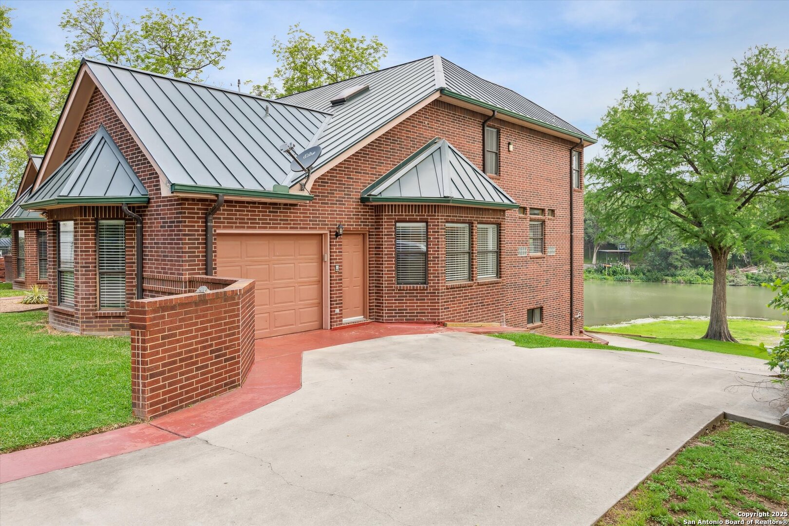 main property photo 10