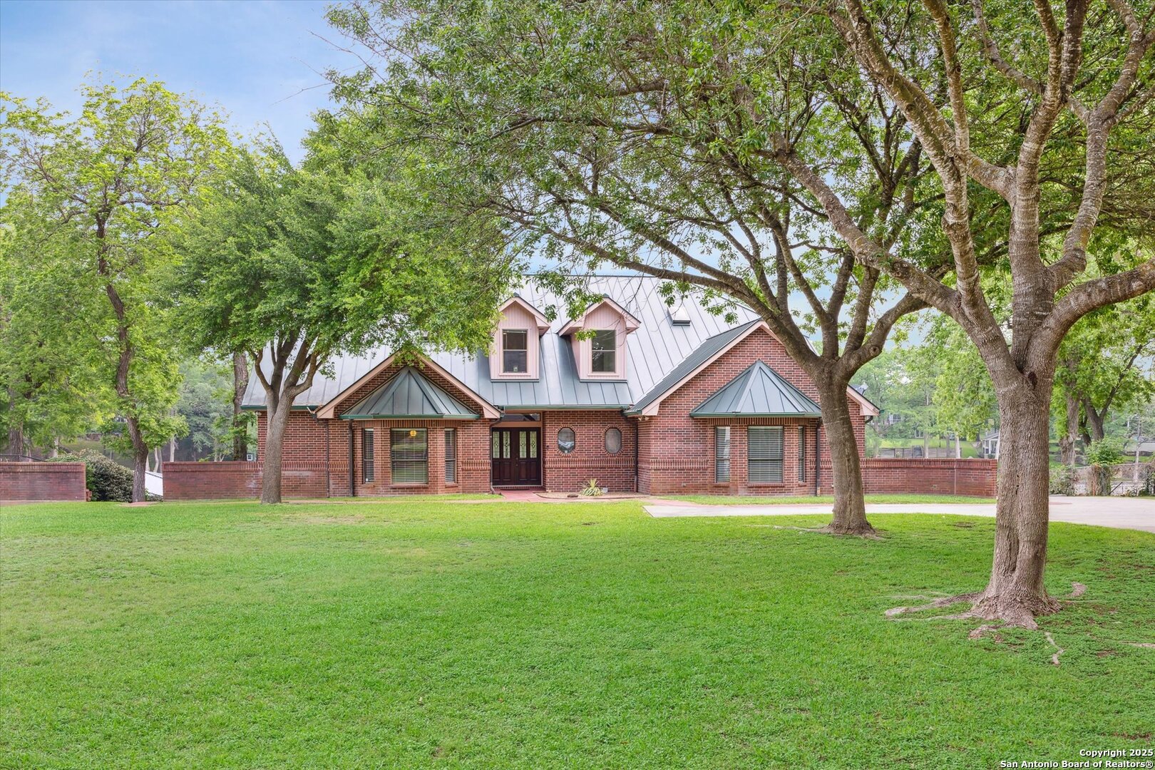 main property photo 7