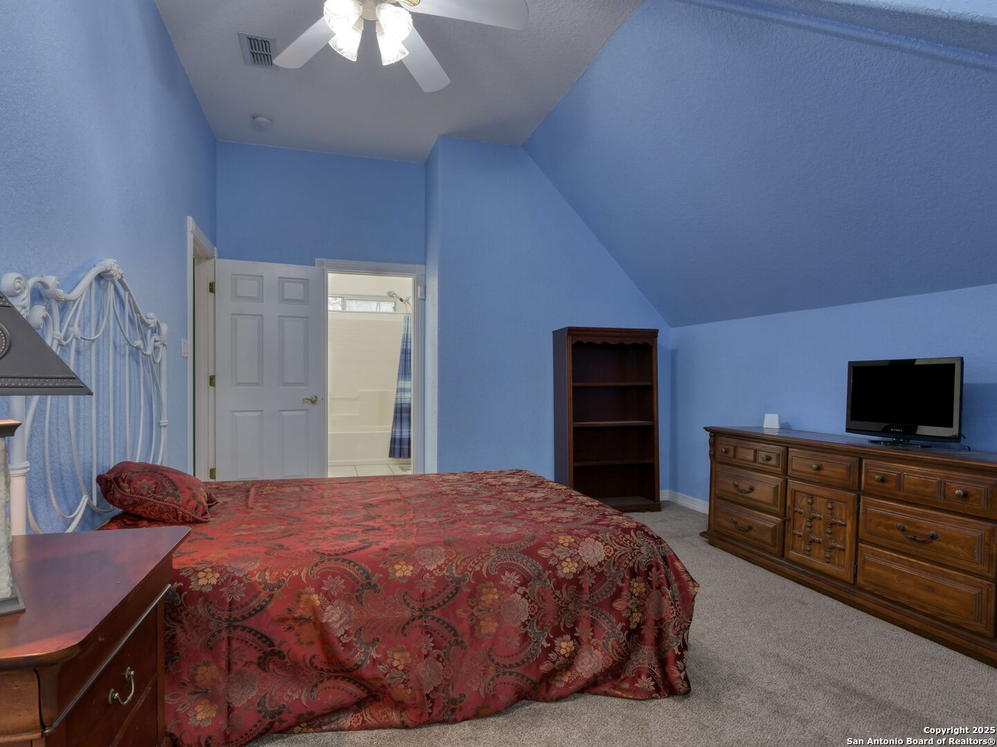 main property photo 50