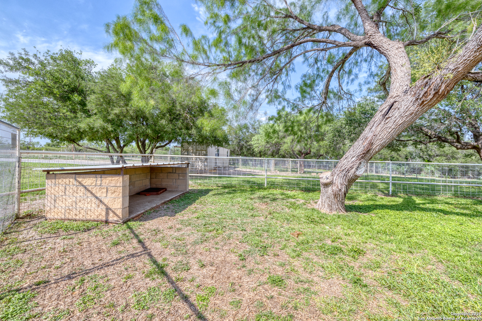 main property photo 35