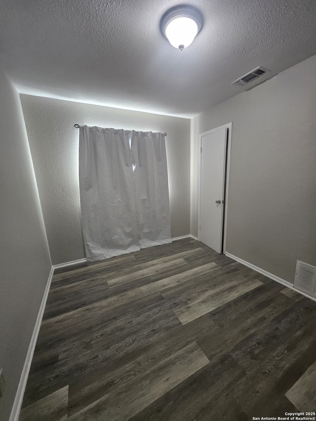 property viewer photo 12