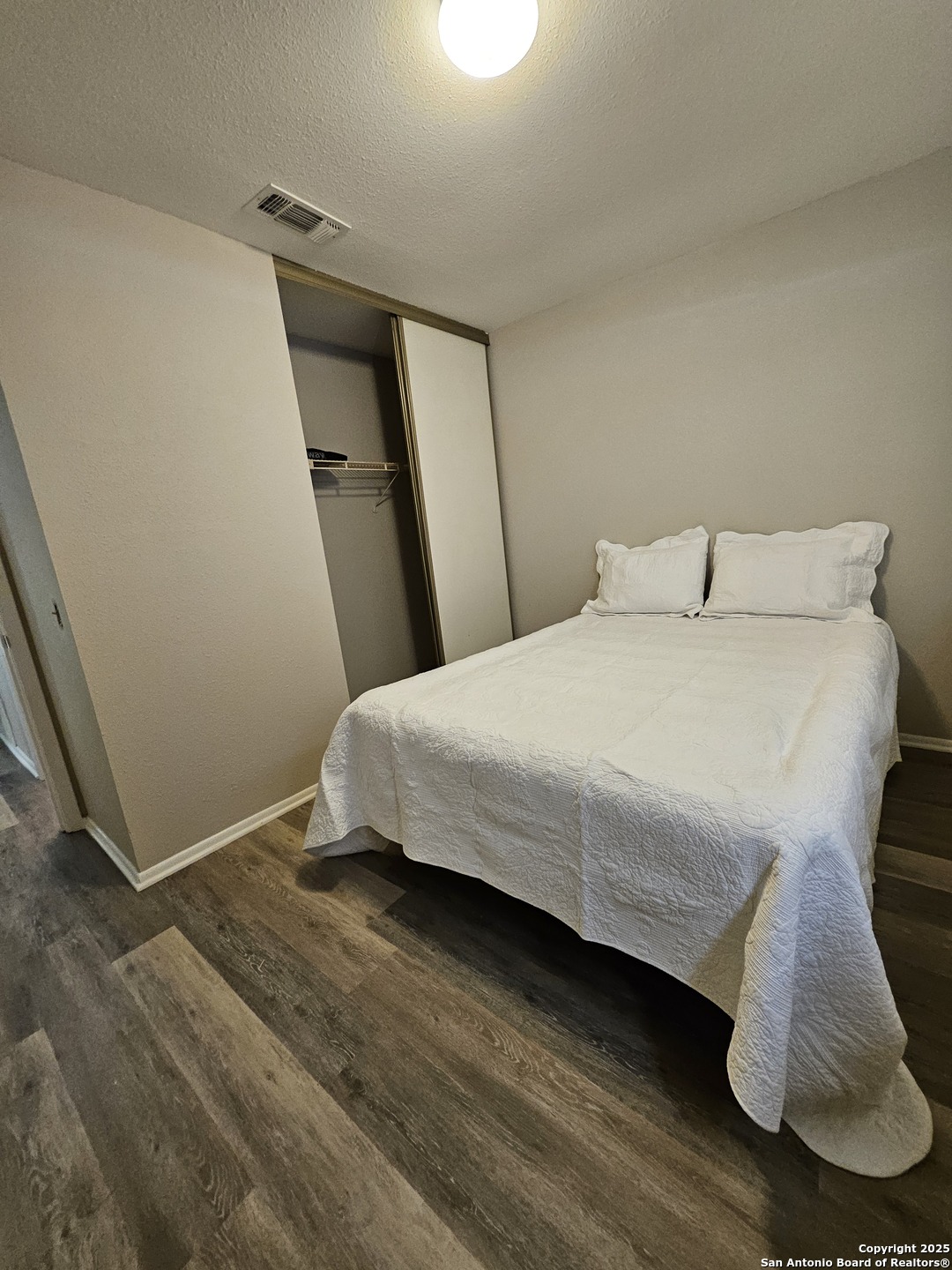 property viewer photo 15