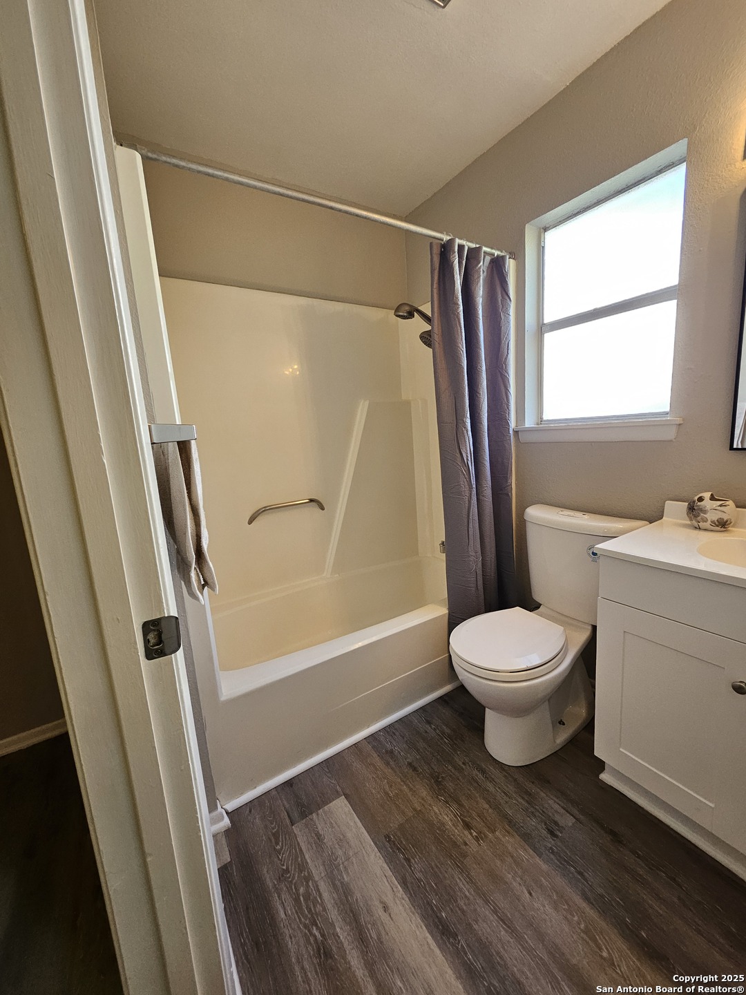 property viewer photo 24