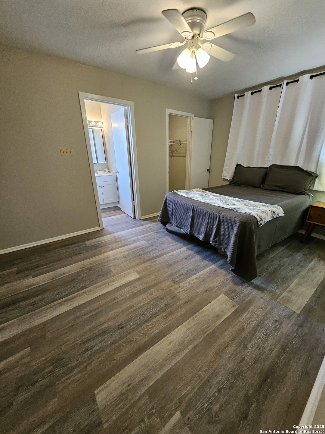 property viewer photo 25