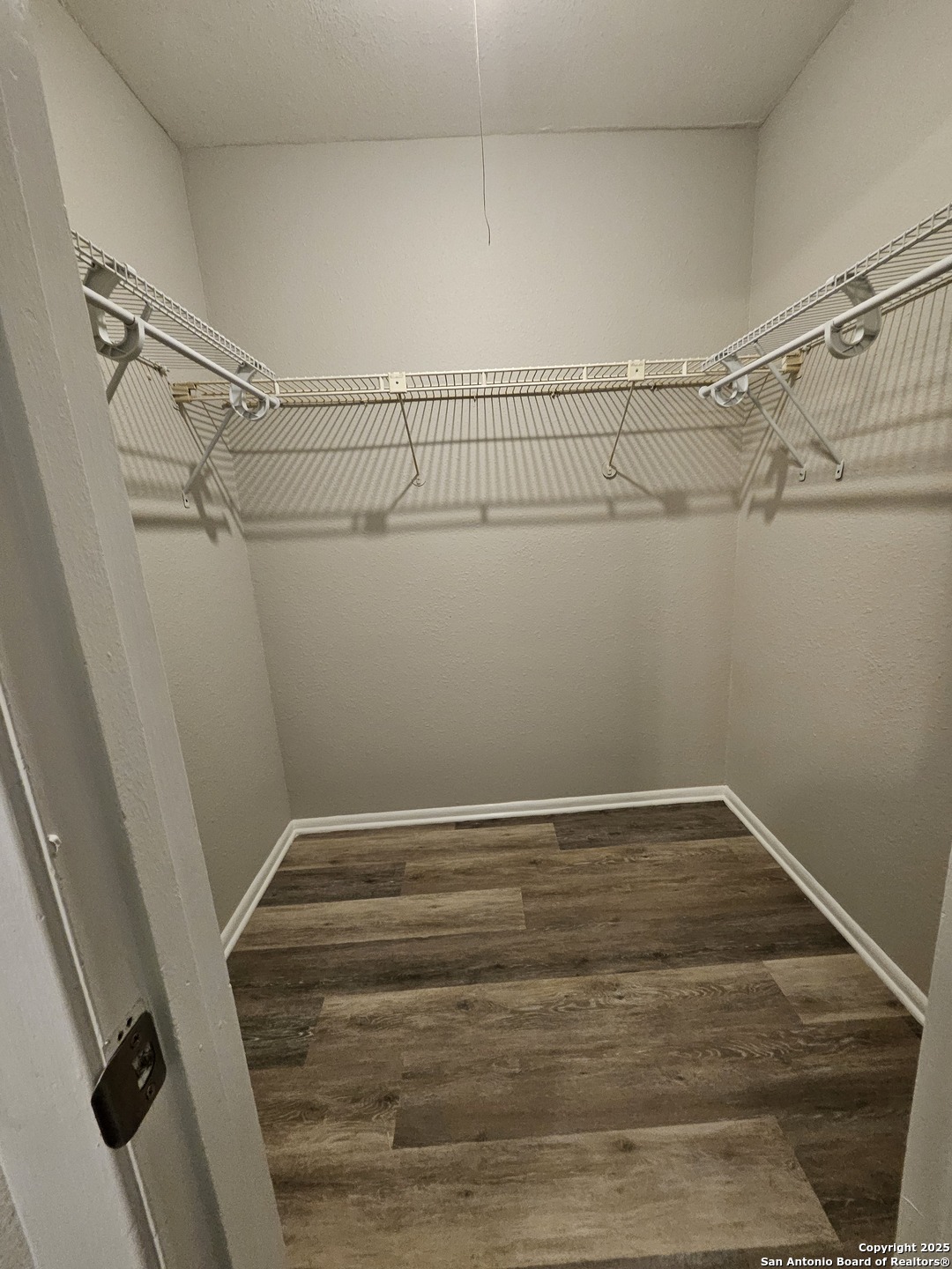 property viewer photo 26