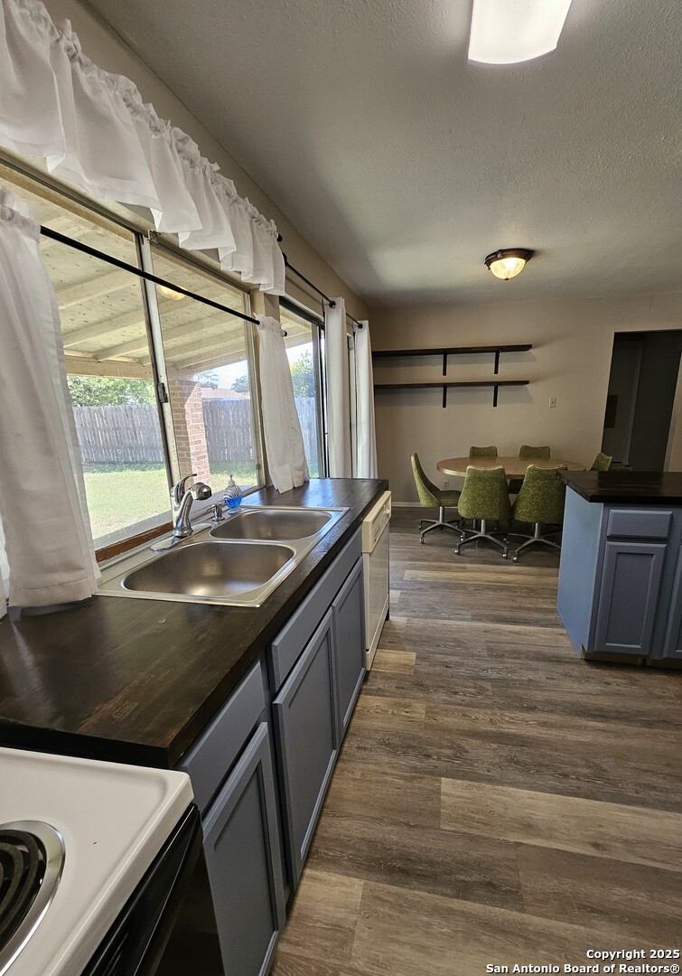 property viewer photo 3