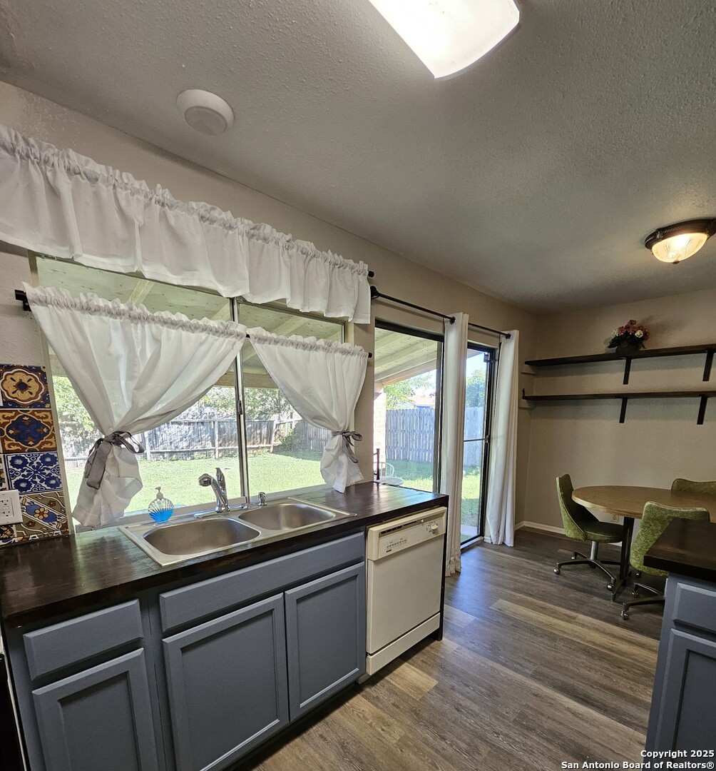 property viewer photo 6