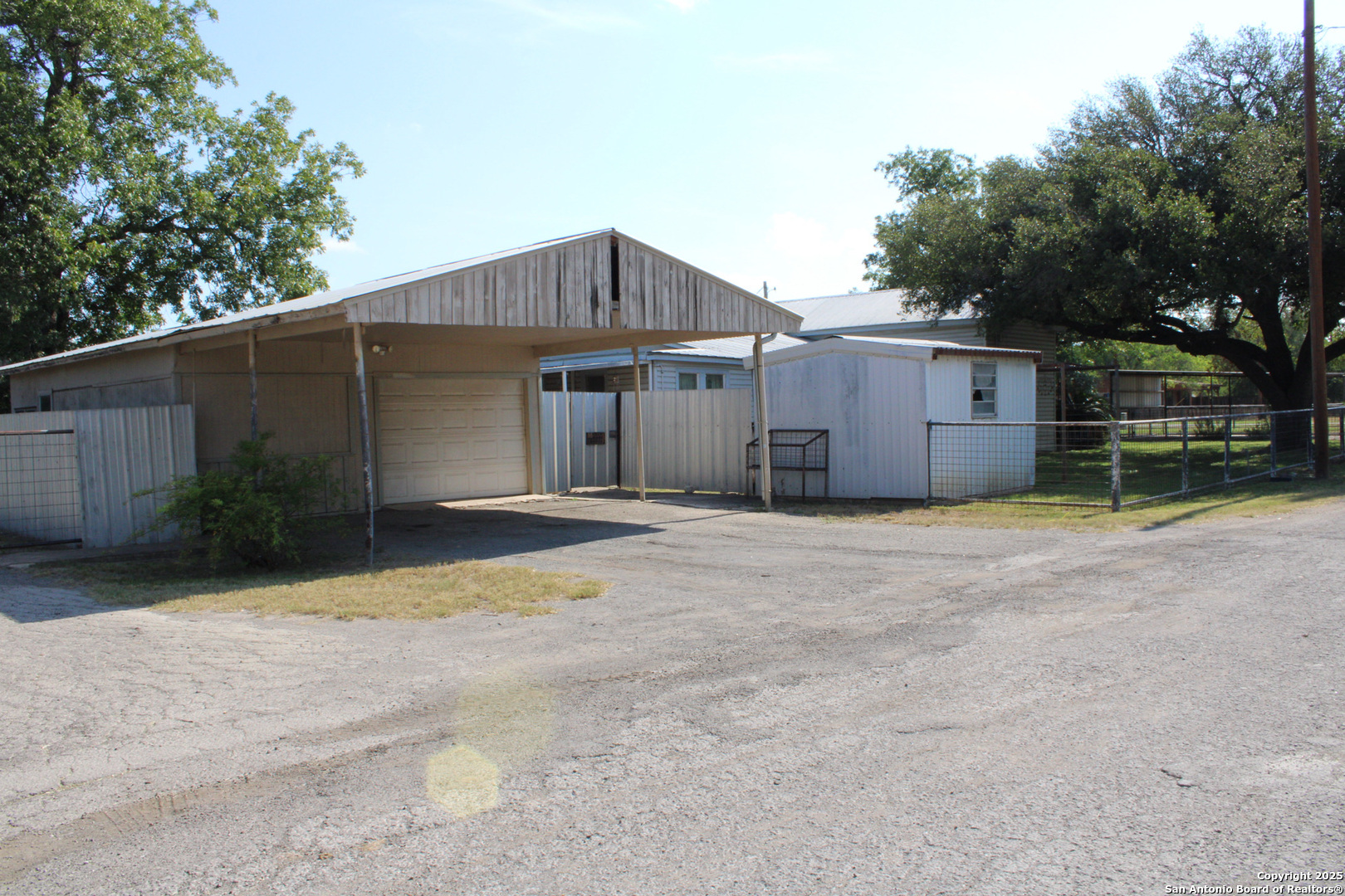 main property photo 18