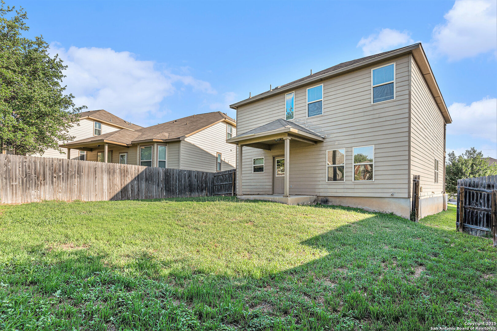 main property photo 23