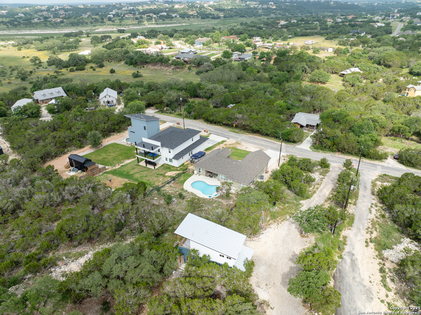 main property photo 26