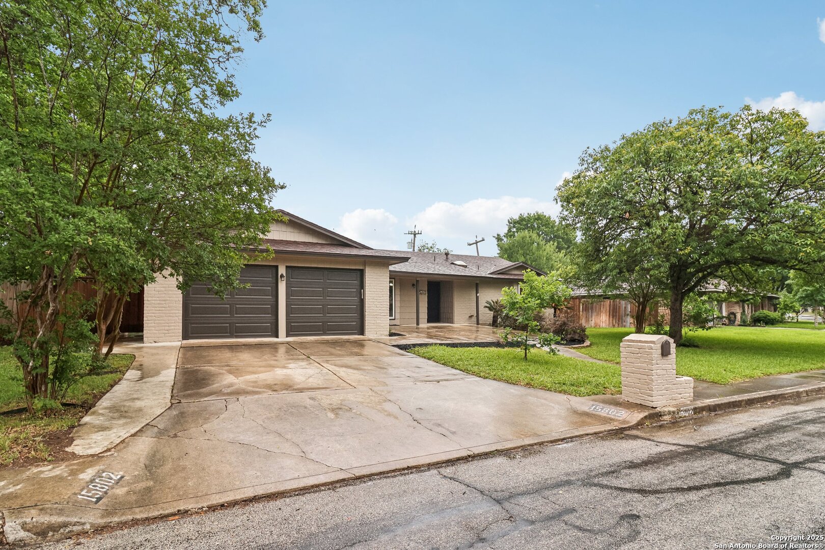property viewer photo 1
