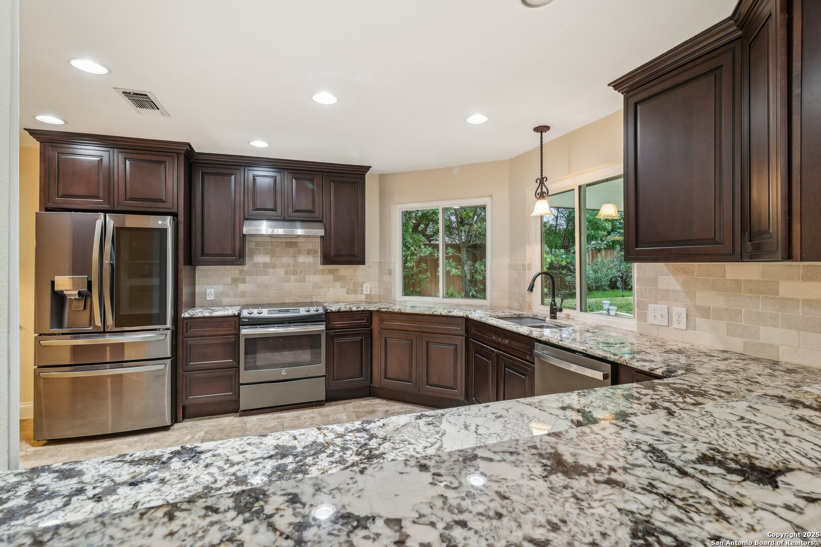 property viewer photo 16