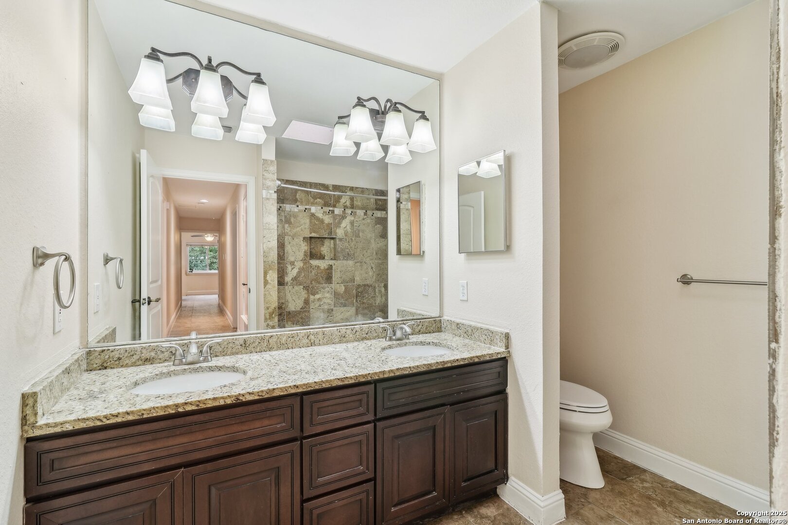 property viewer photo 23