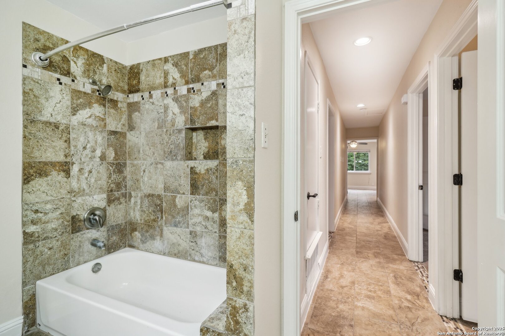 property viewer photo 24