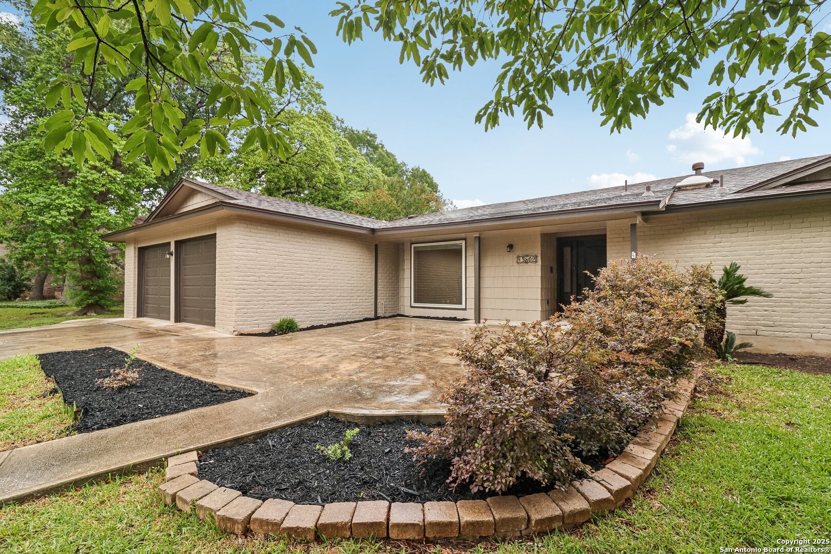 property viewer photo 3