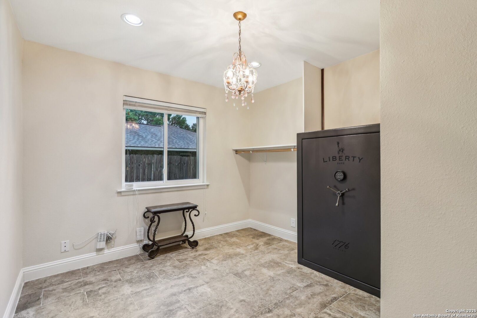 property viewer photo 37
