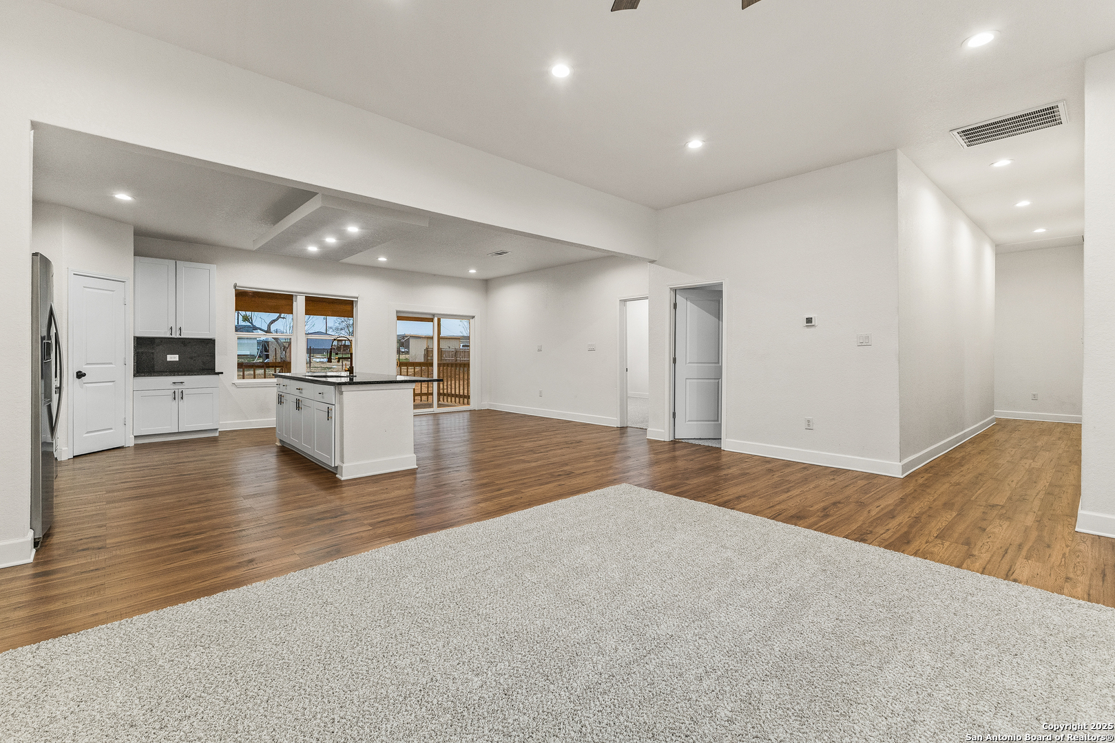 property viewer photo 11