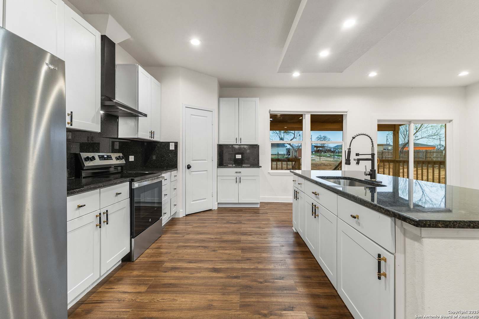 property viewer photo 12