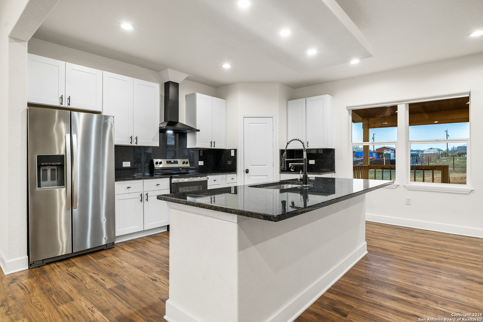 property viewer photo 13