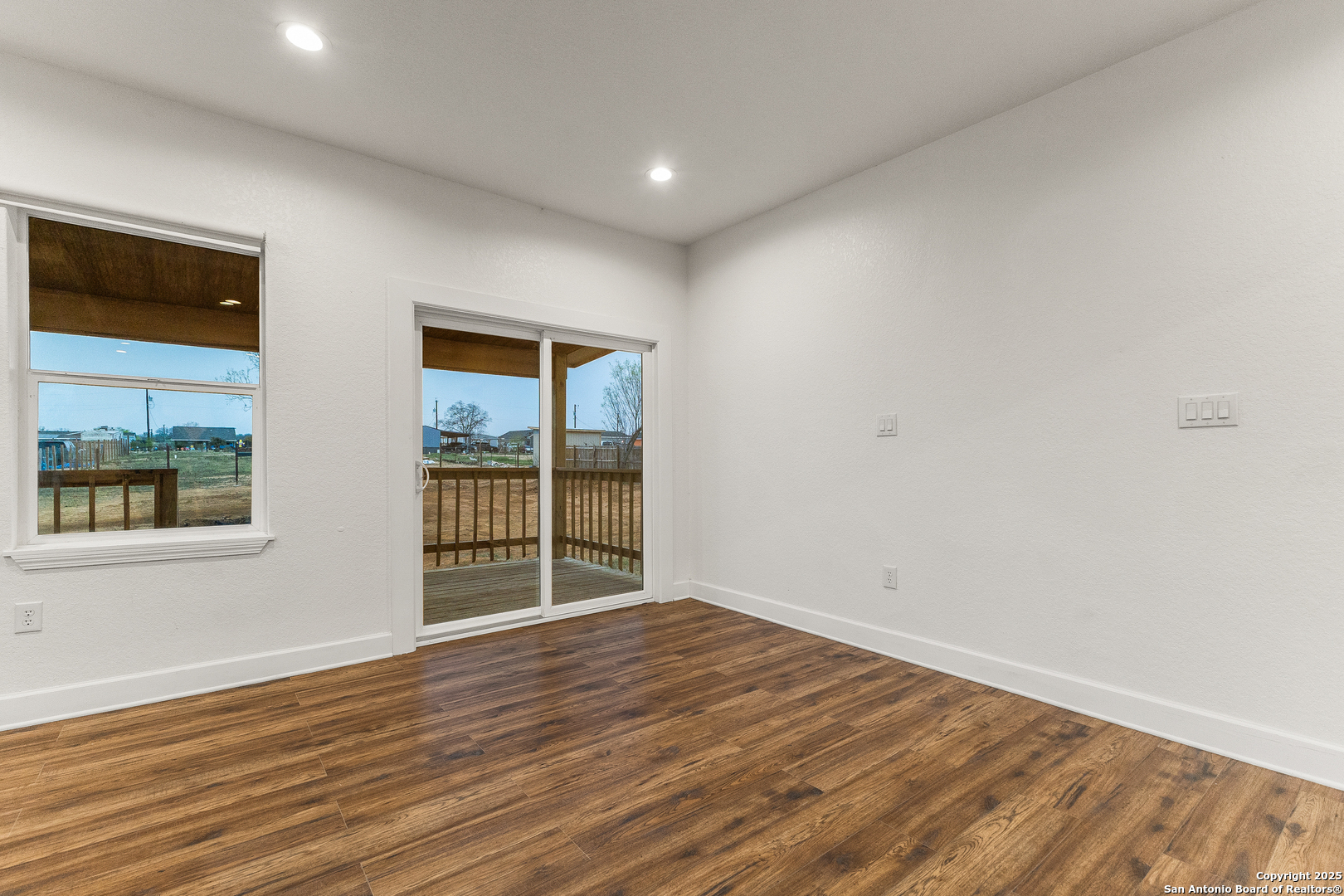 property viewer photo 15