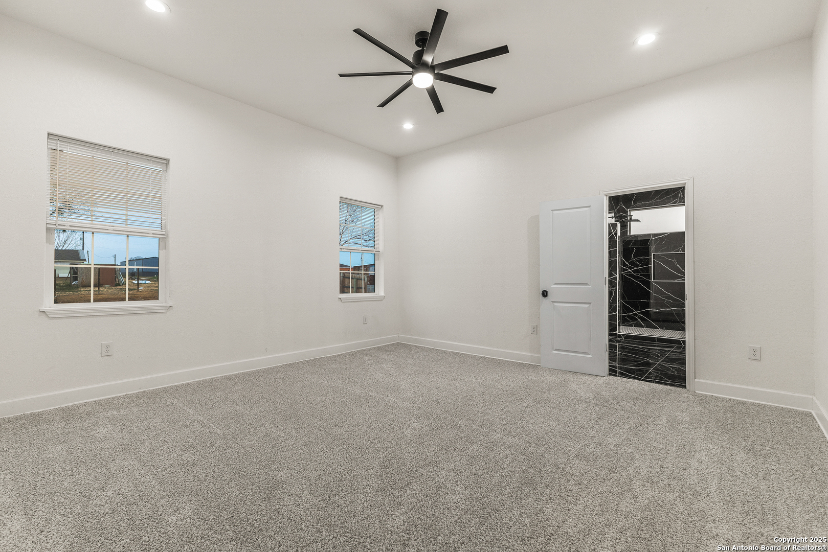 property viewer photo 17