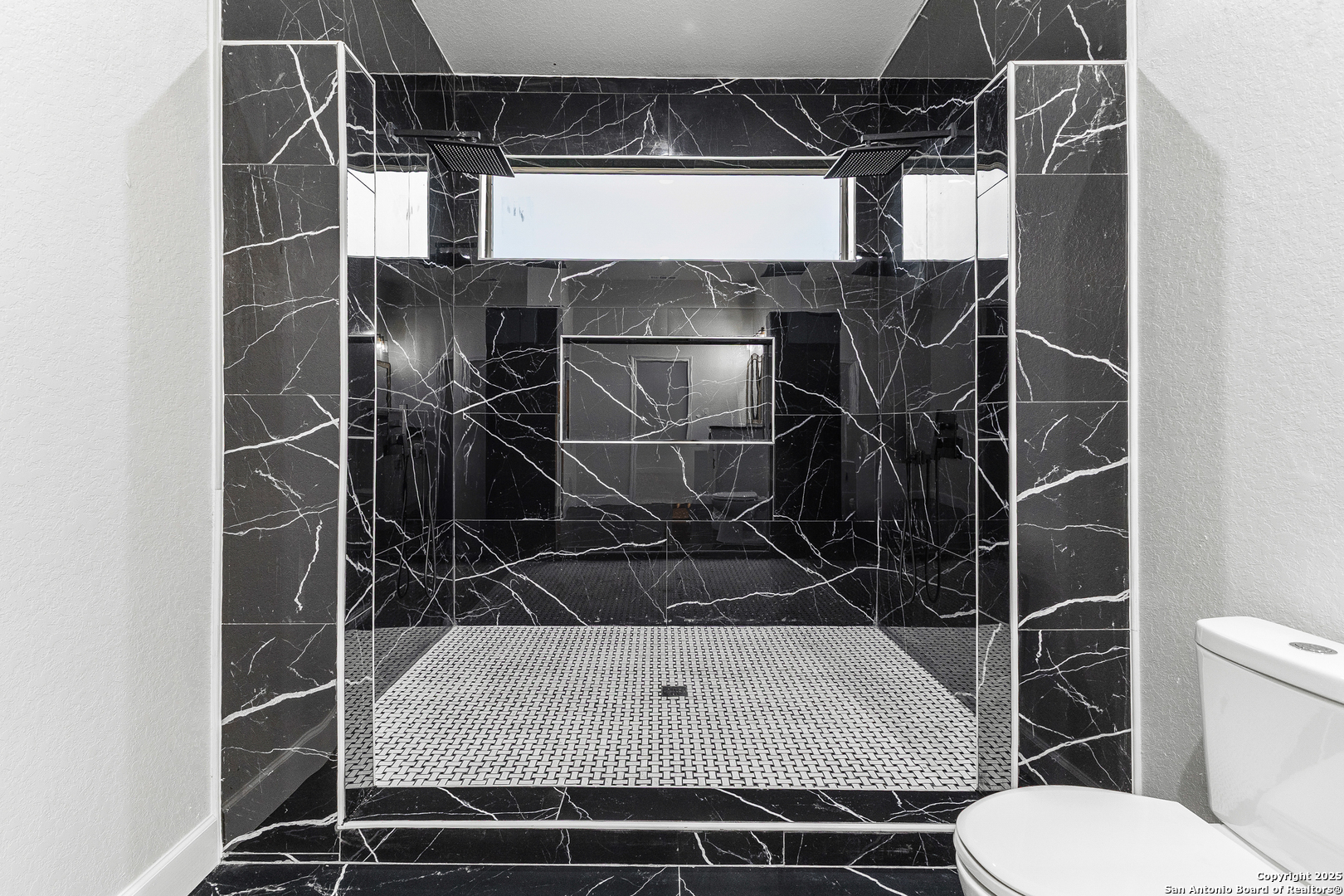 property viewer photo 19