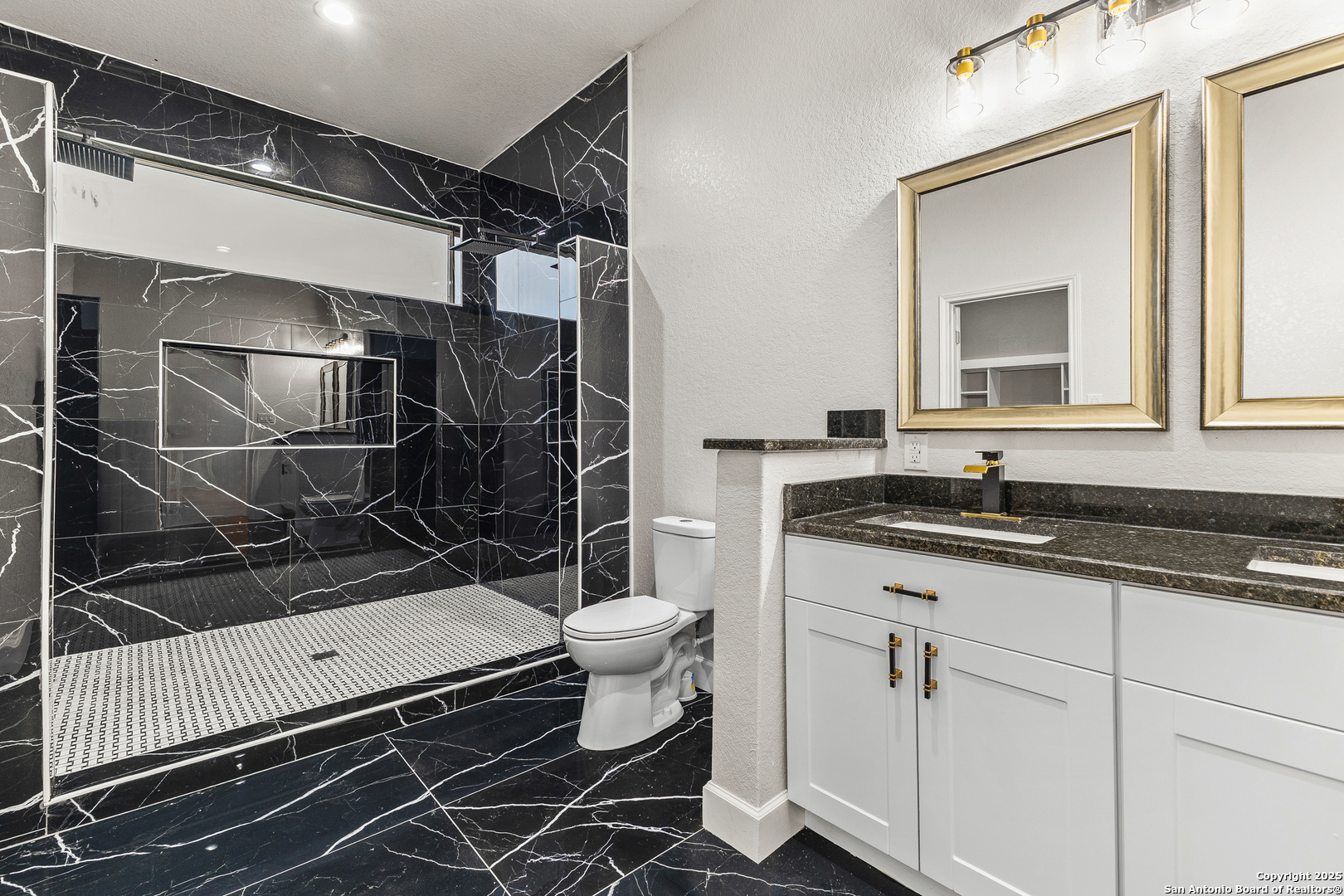 property viewer photo 22