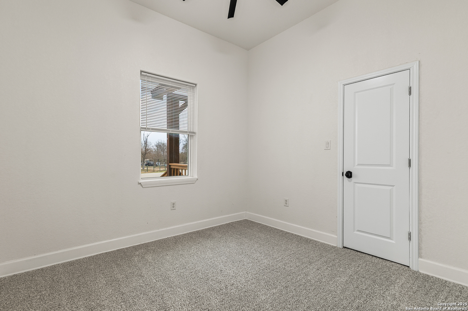 property viewer photo 27