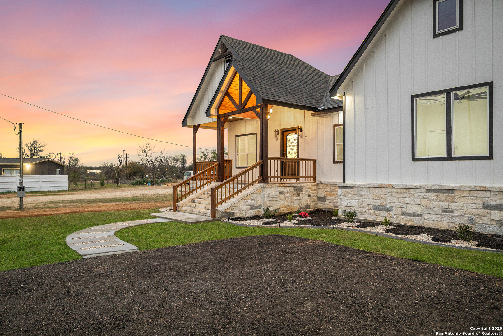property viewer photo 3