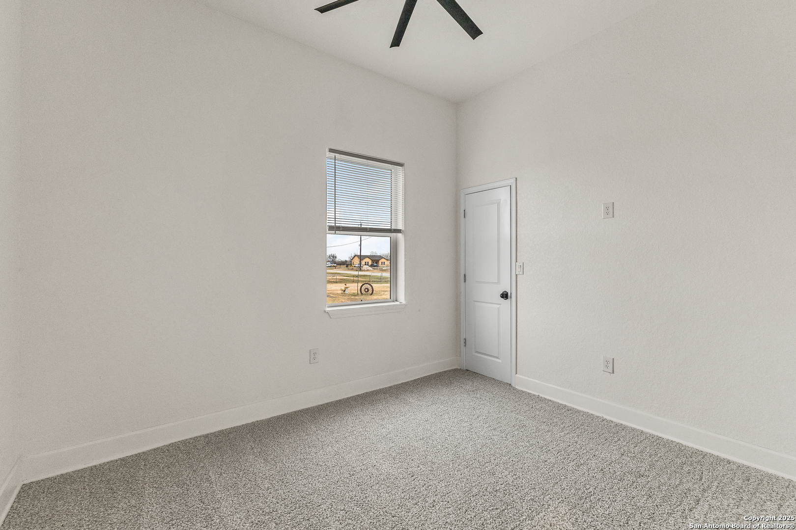 property viewer photo 34