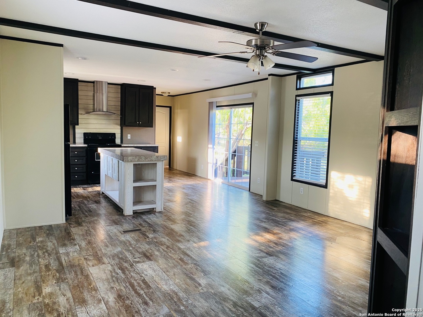 property viewer photo 10