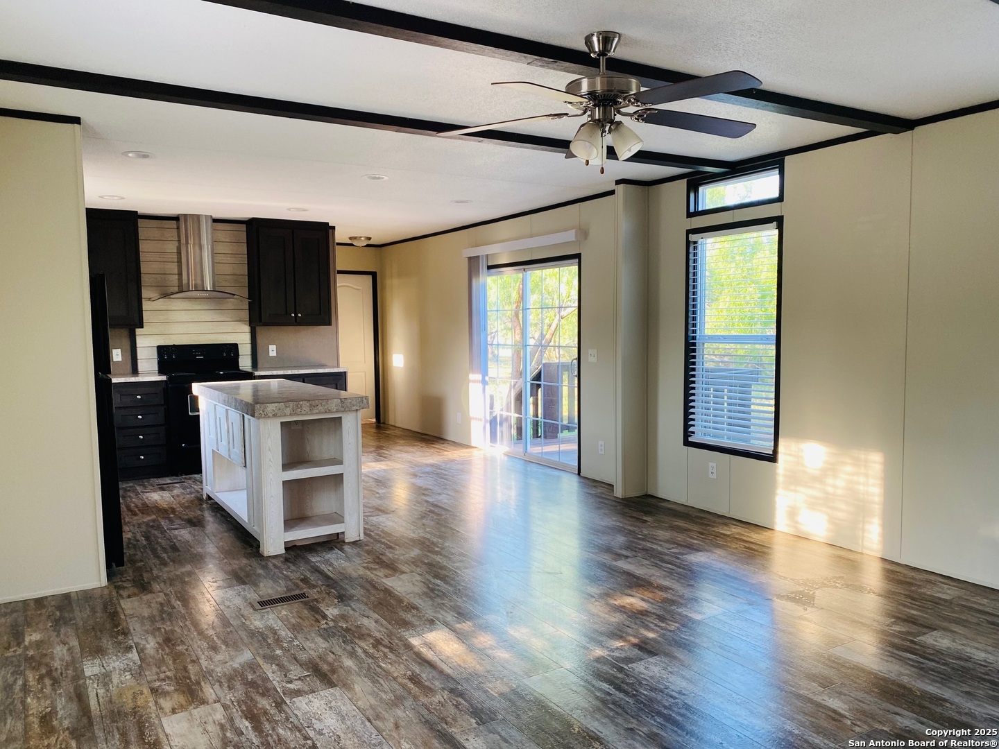 property viewer photo 12