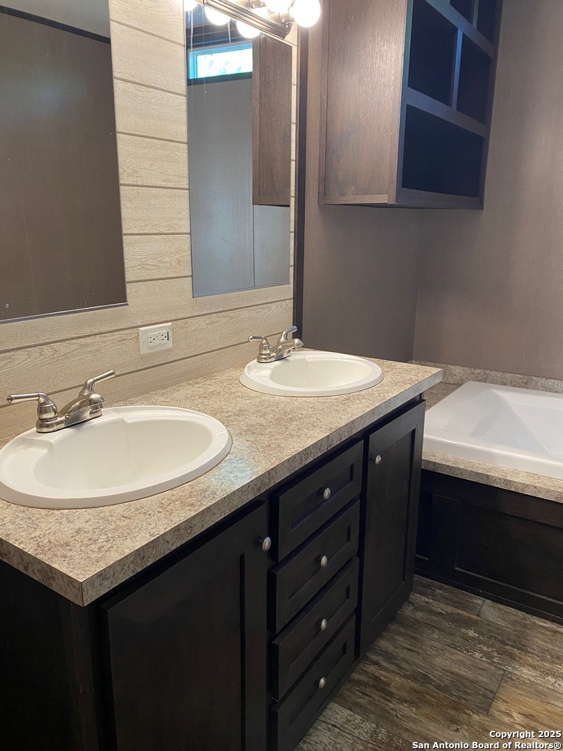 property viewer photo 17