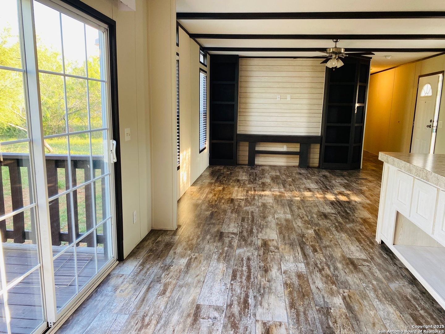 property viewer photo 4