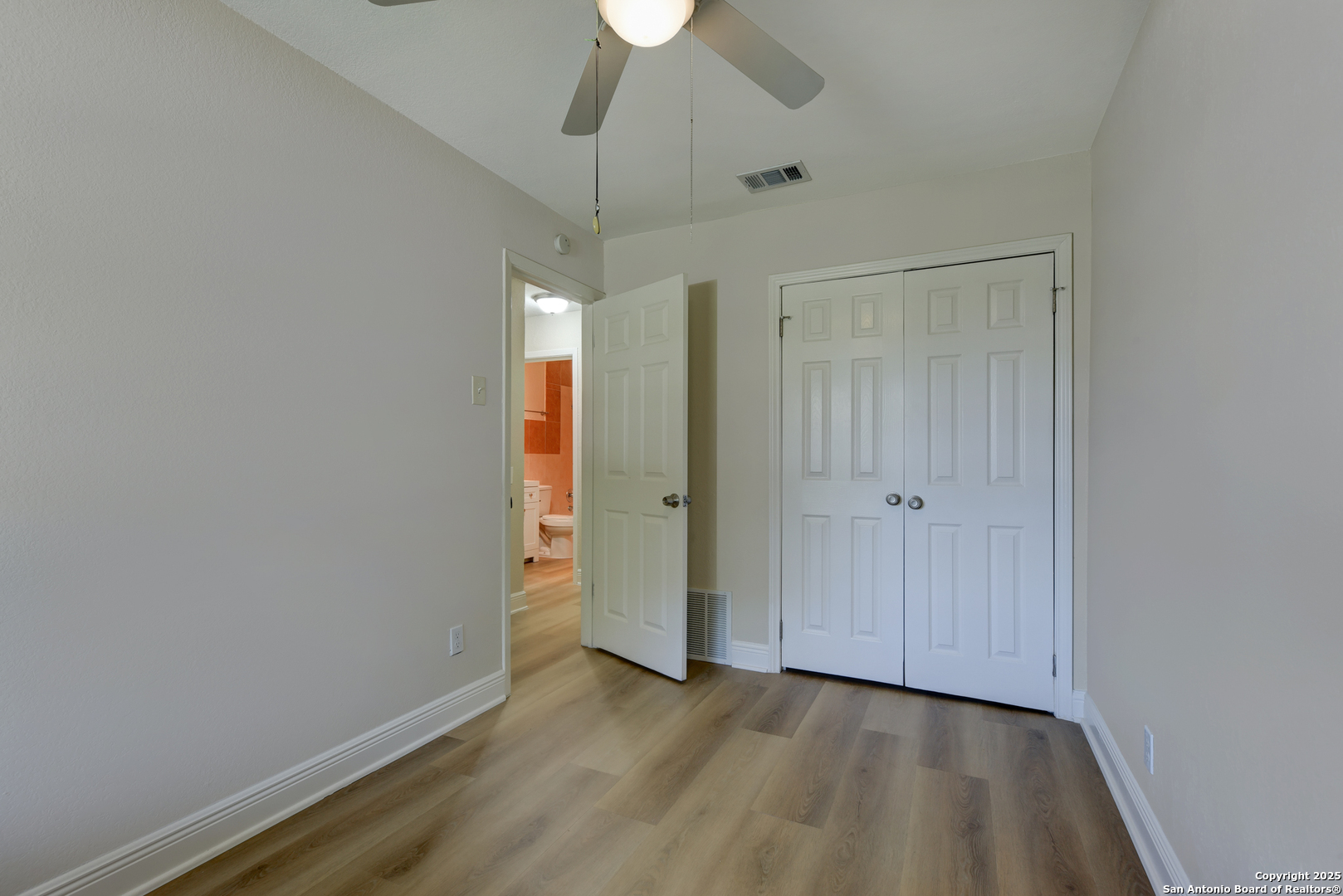 property viewer photo 14