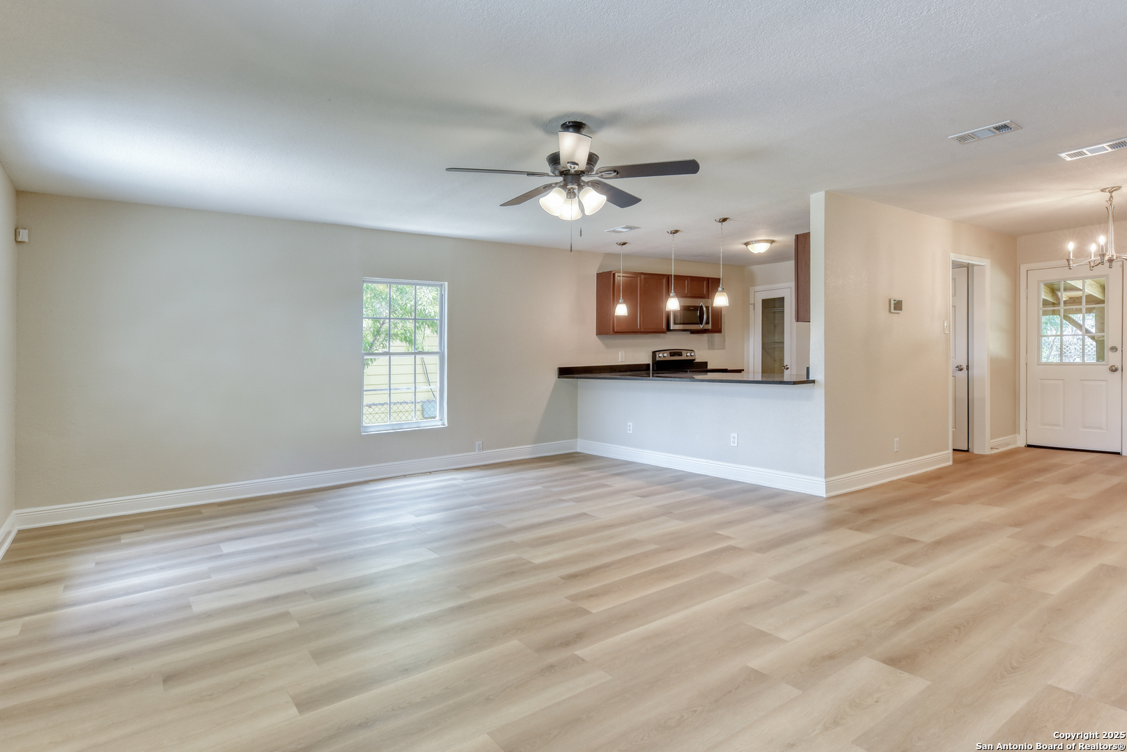 property viewer photo 3