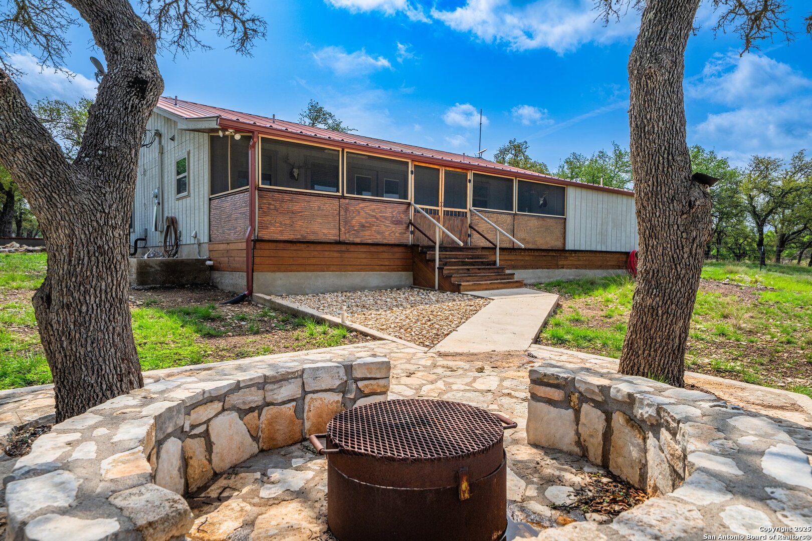 main property photo 17