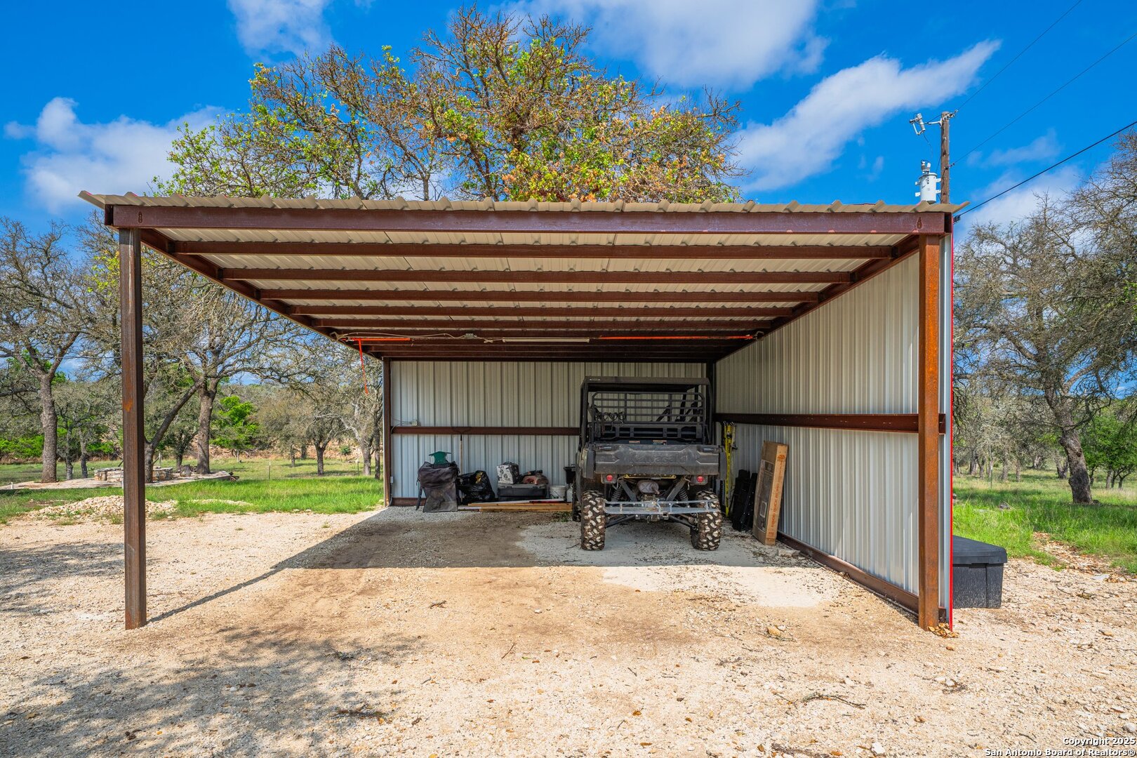 main property photo 18