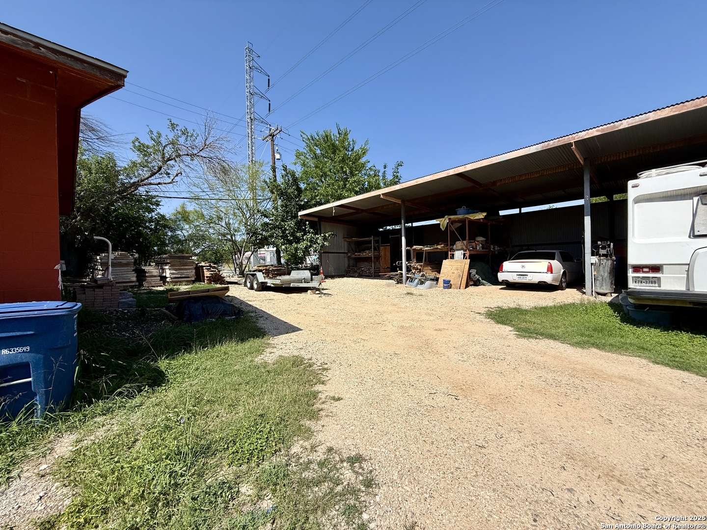 main property photo 11