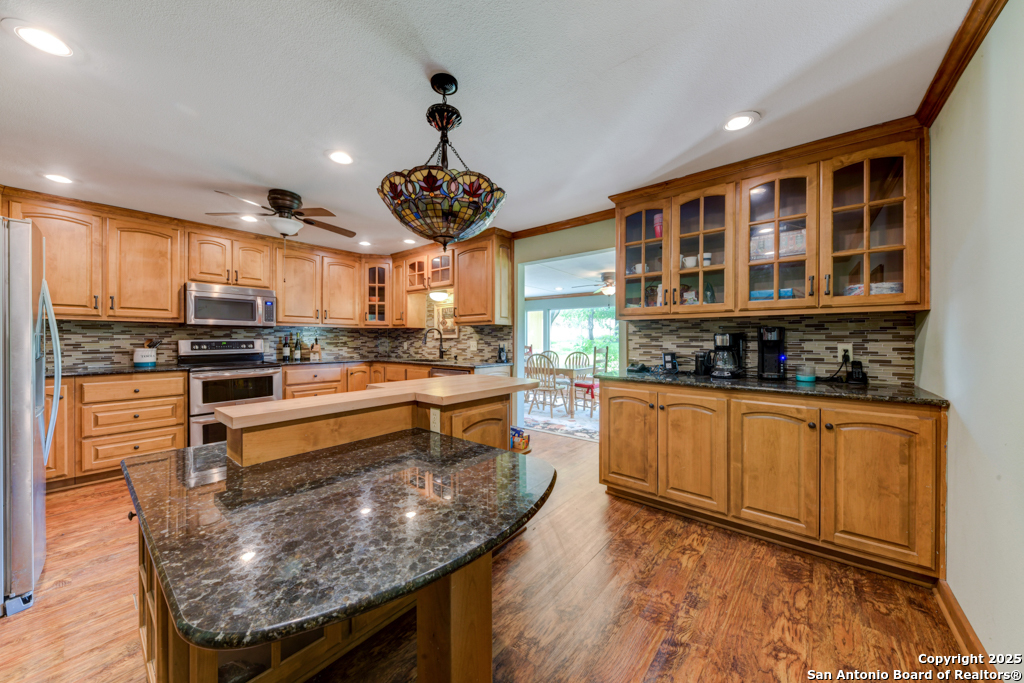 main property photo 12