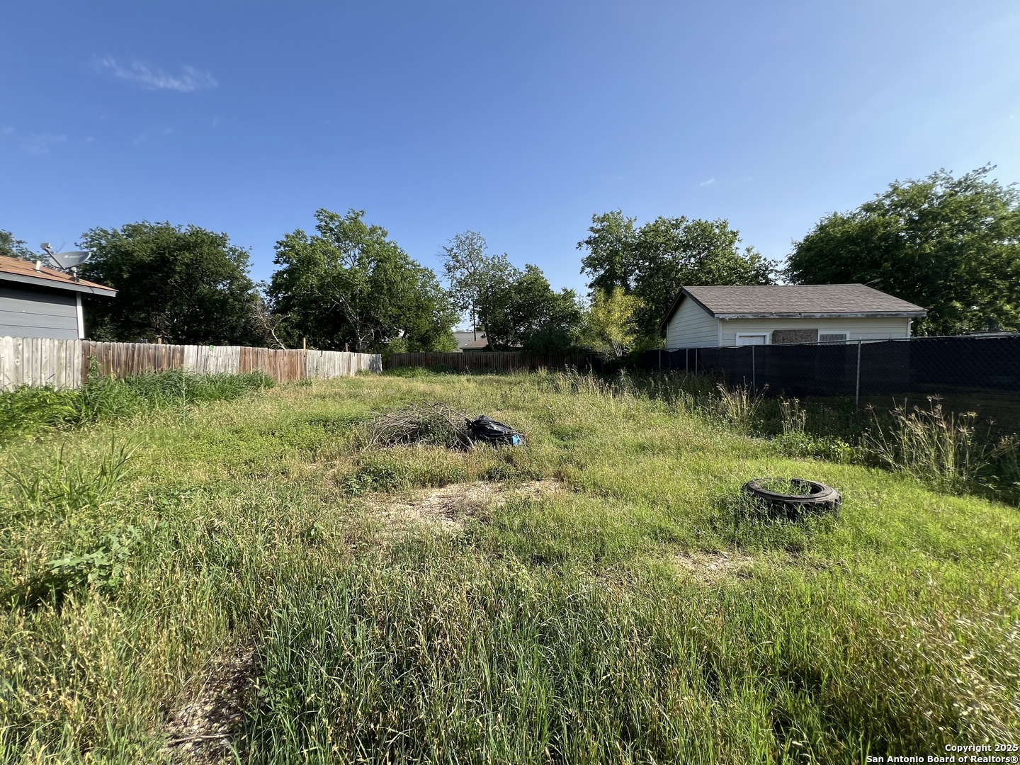 main property photo 3