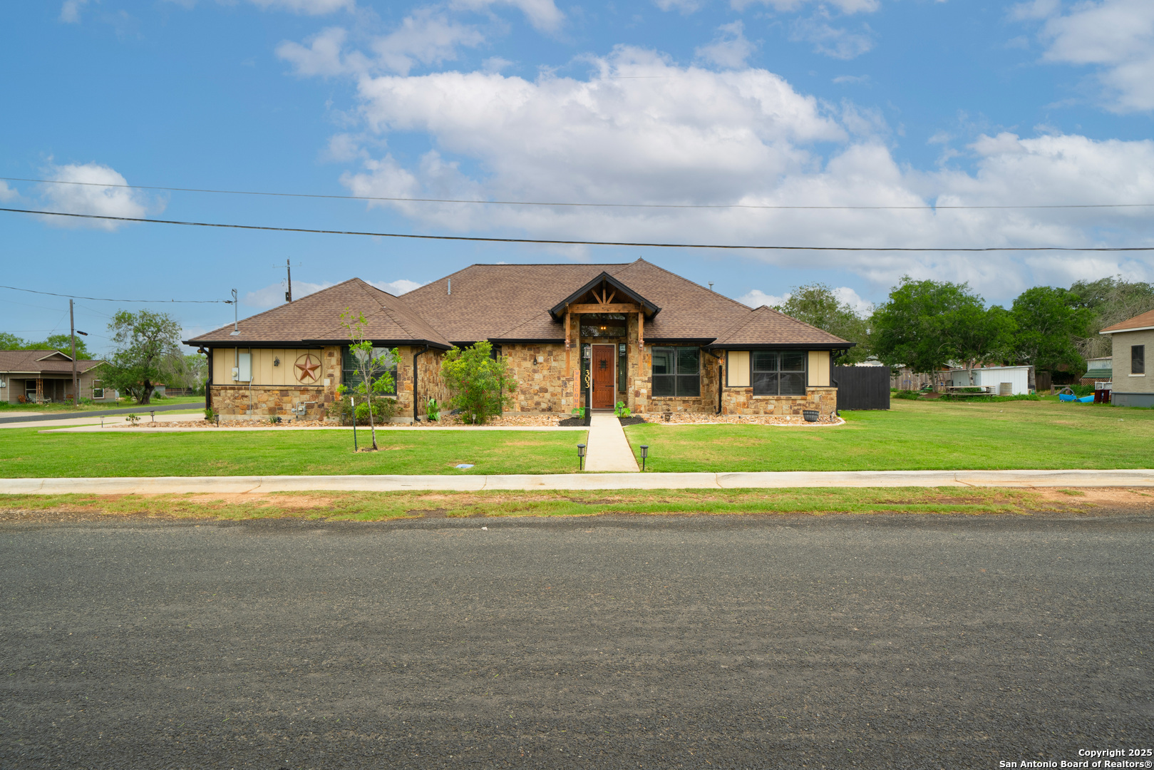 main property photo 39