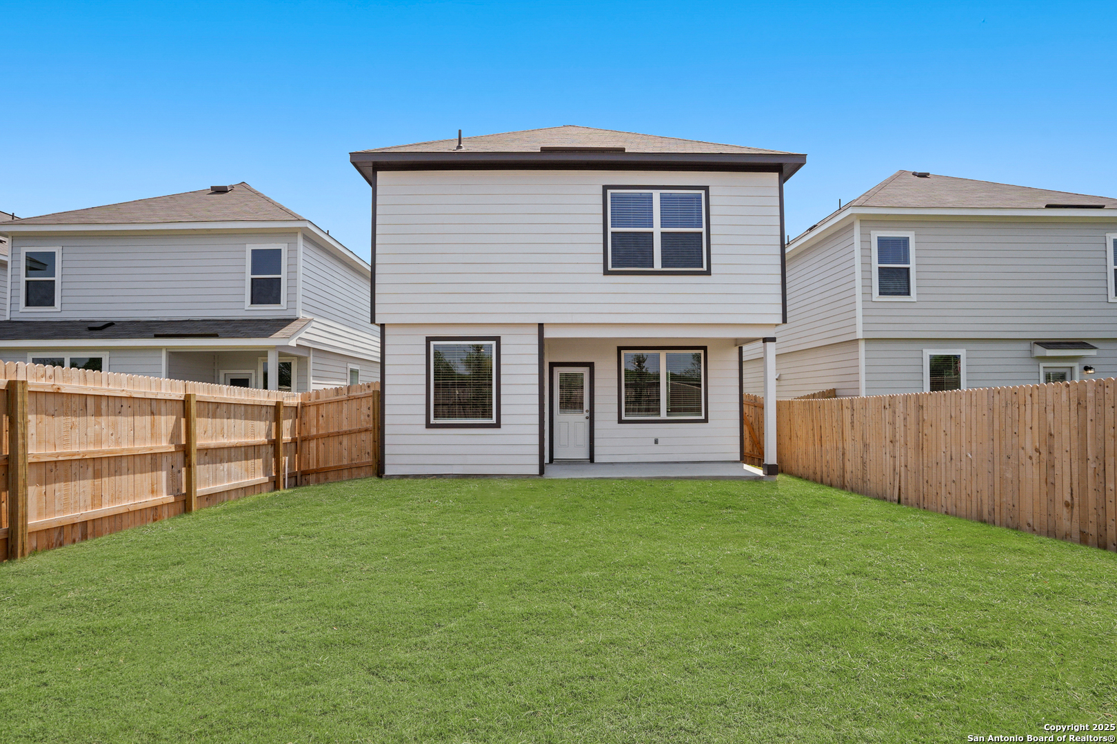 main property photo 16