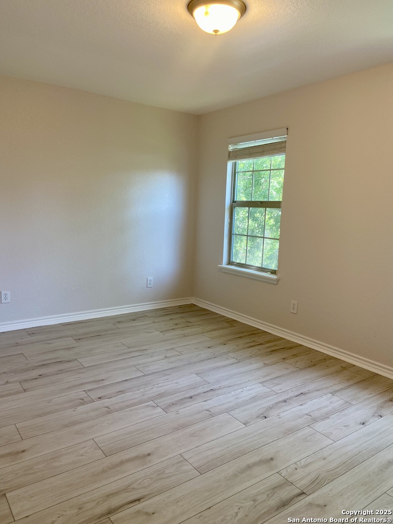 property viewer photo 8