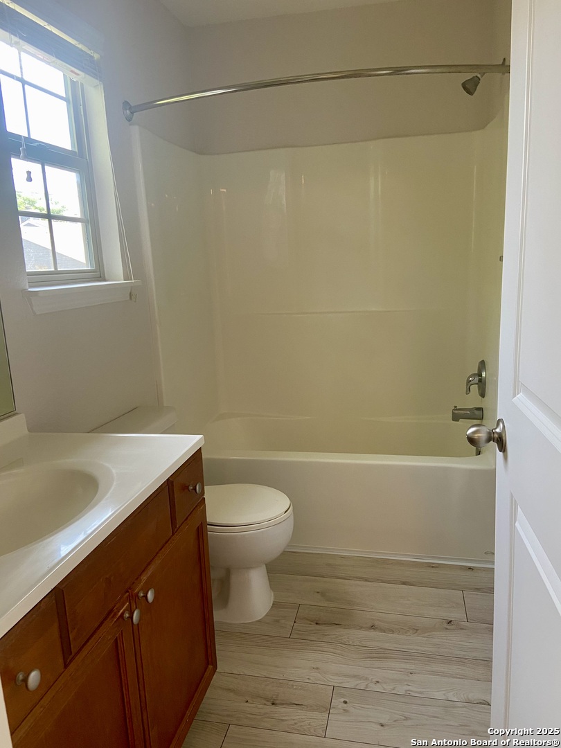 property viewer photo 9