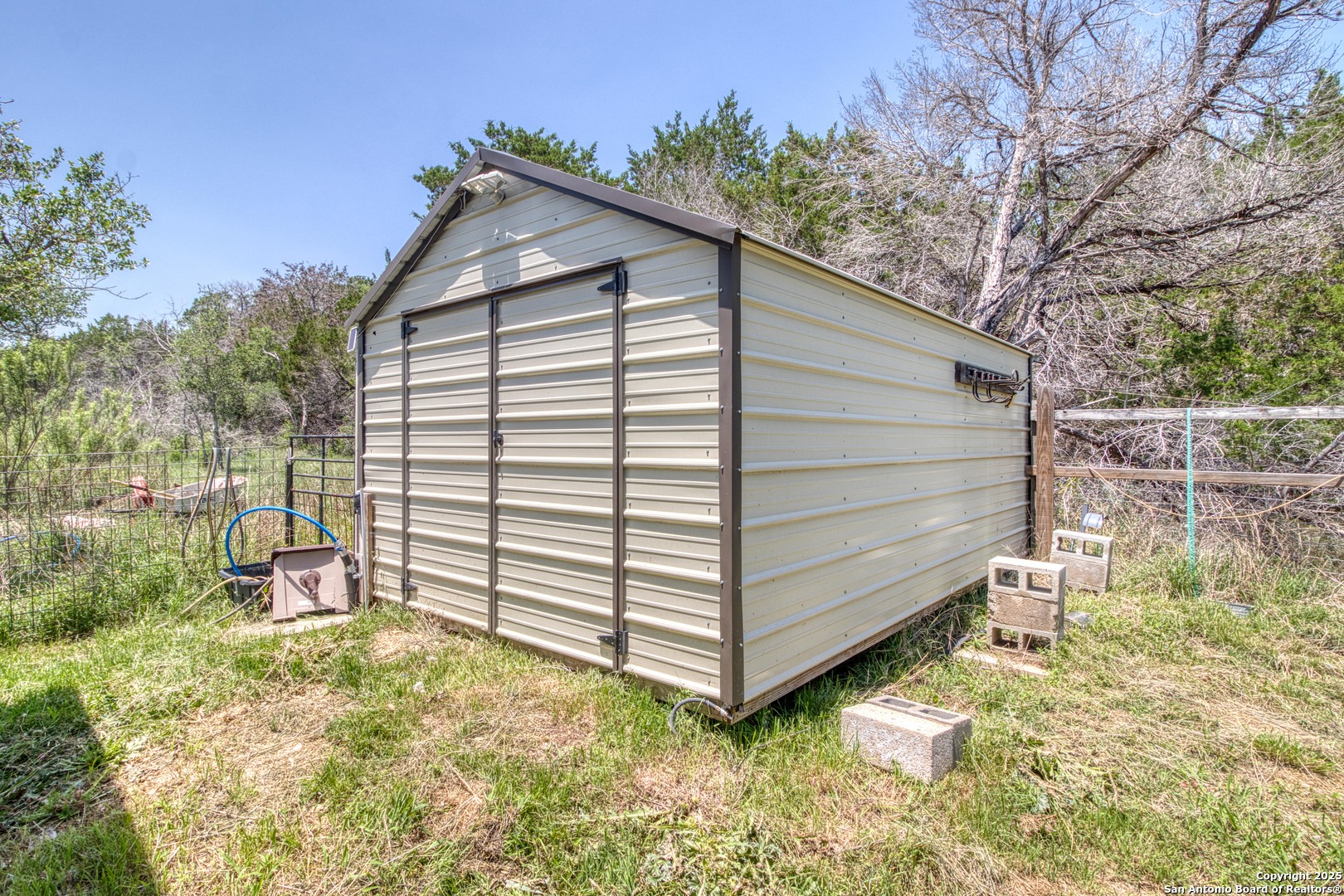 main property photo 13