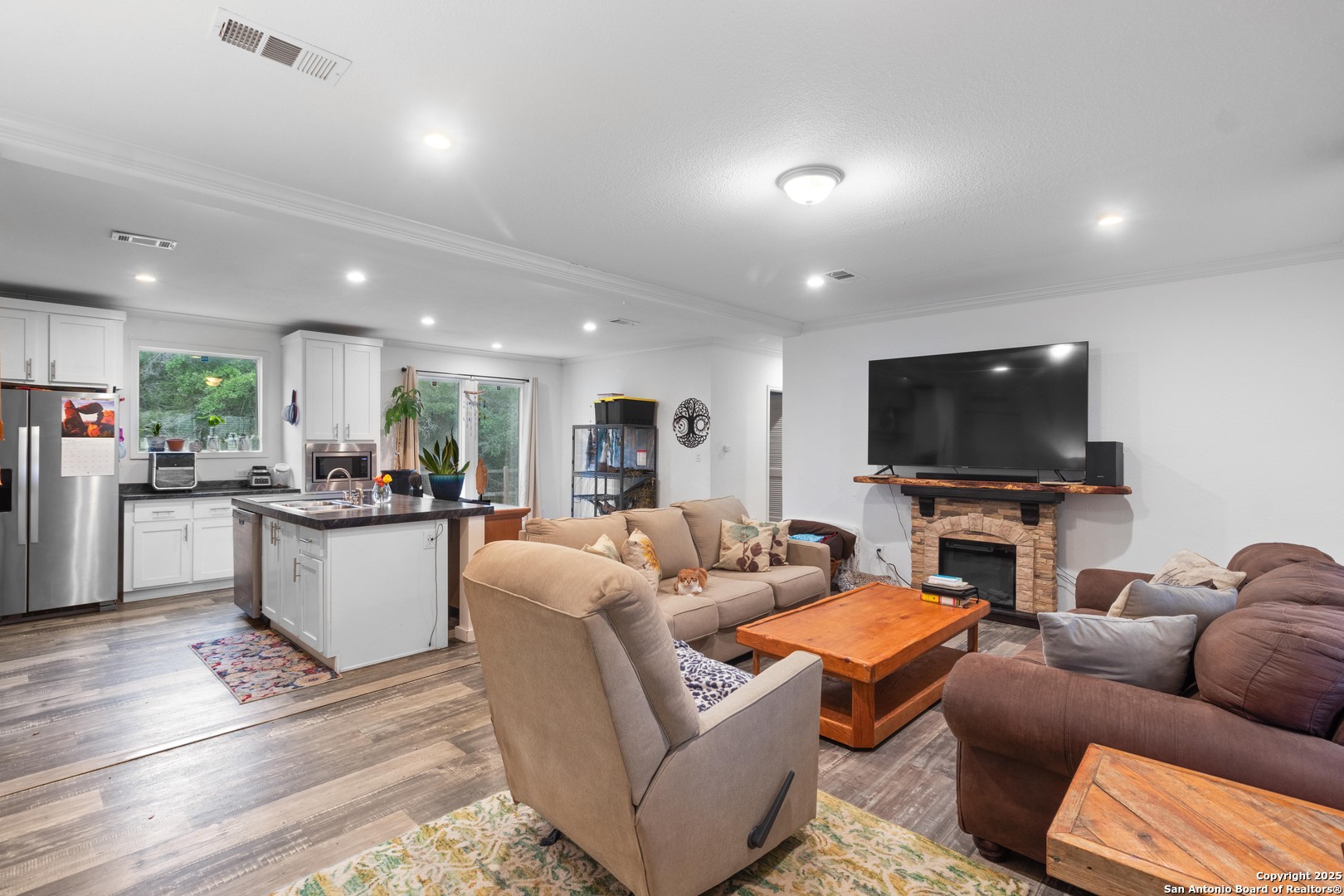 main property photo 16