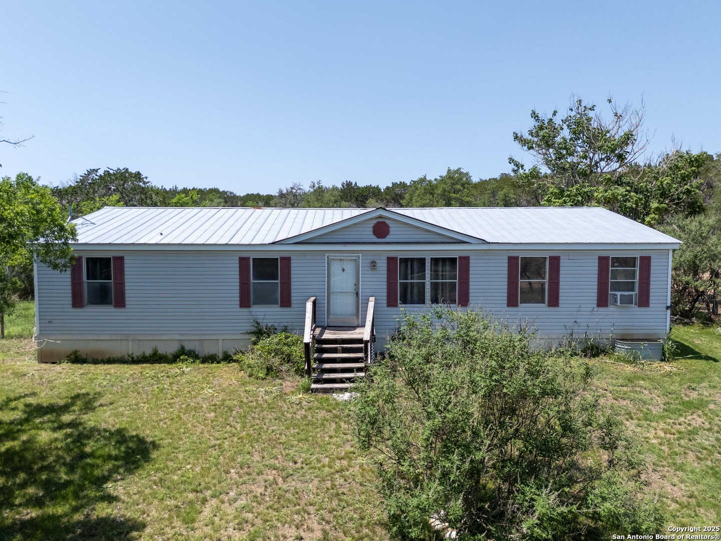 main property photo 32