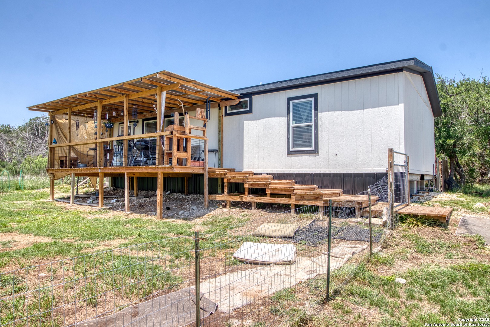 main property photo 7