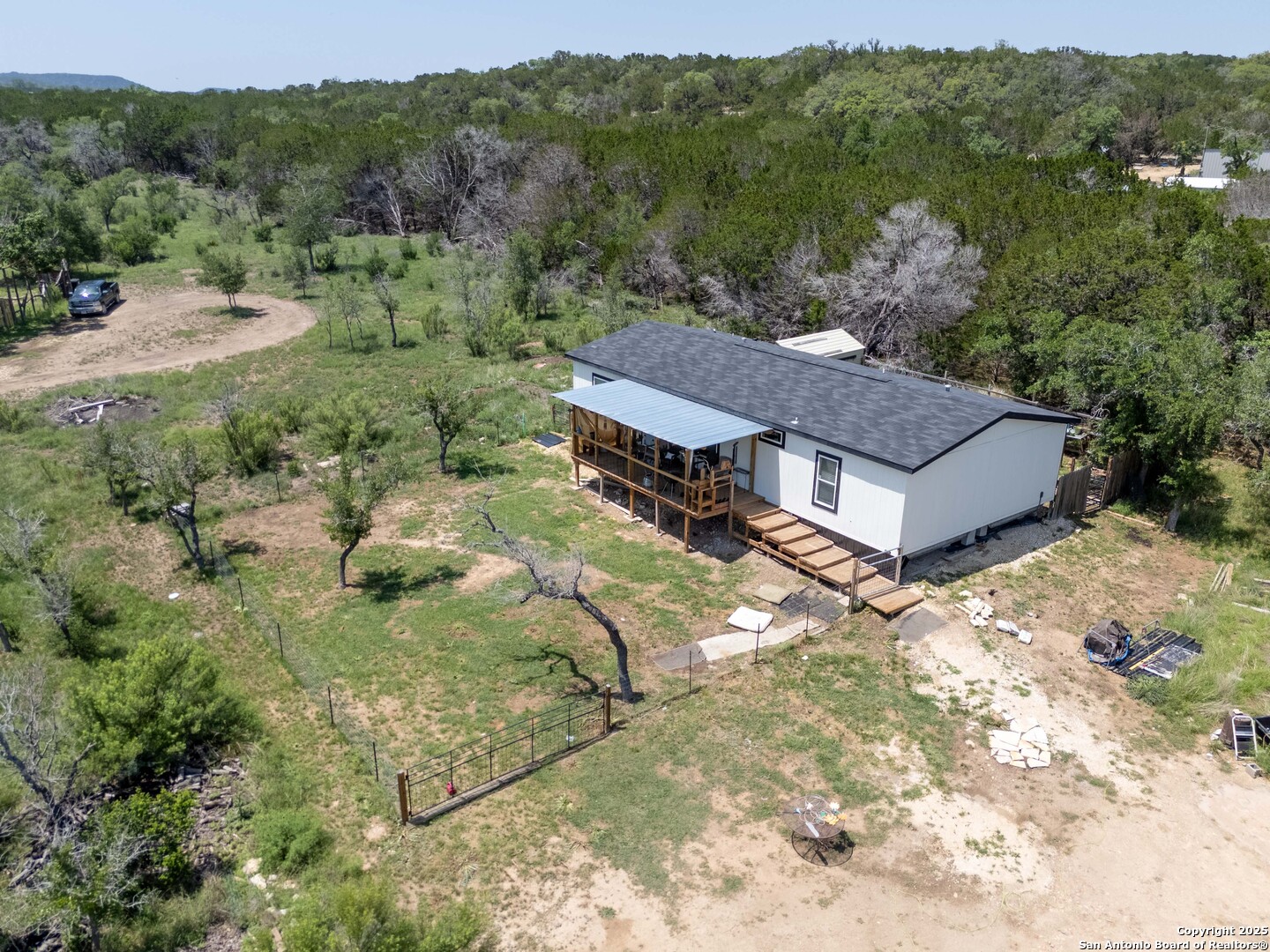 main property photo 8